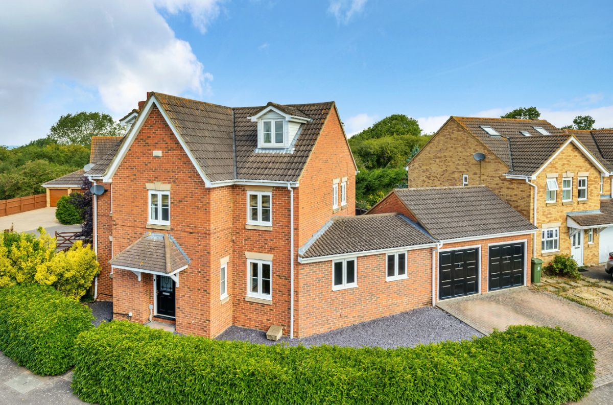 5 bed detached house for sale in Lincroft, Cranfield, Bedford MK43 Zoopla