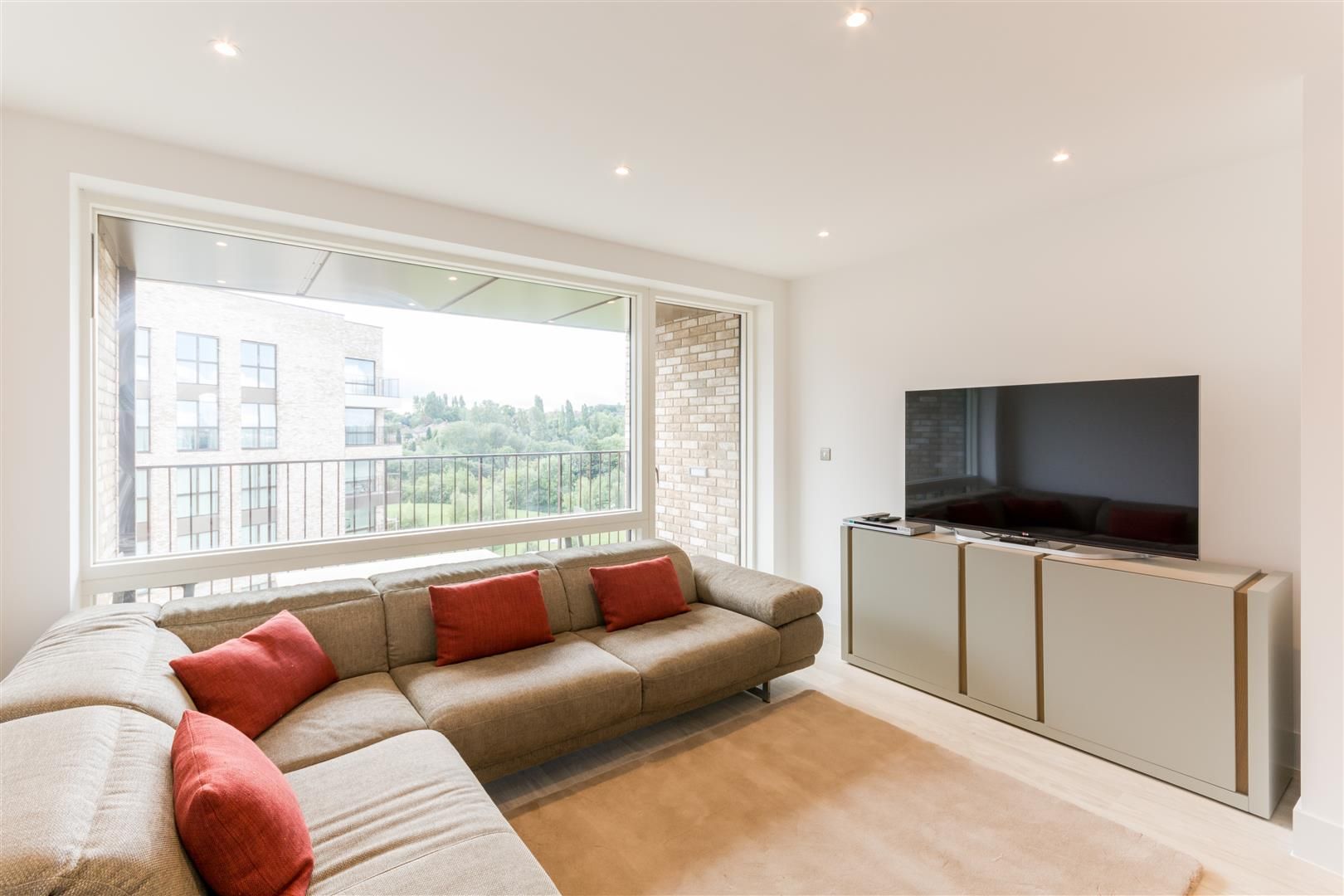 2 bed flat for sale in Lakeside Drive, Park Royal NW10 Zoopla