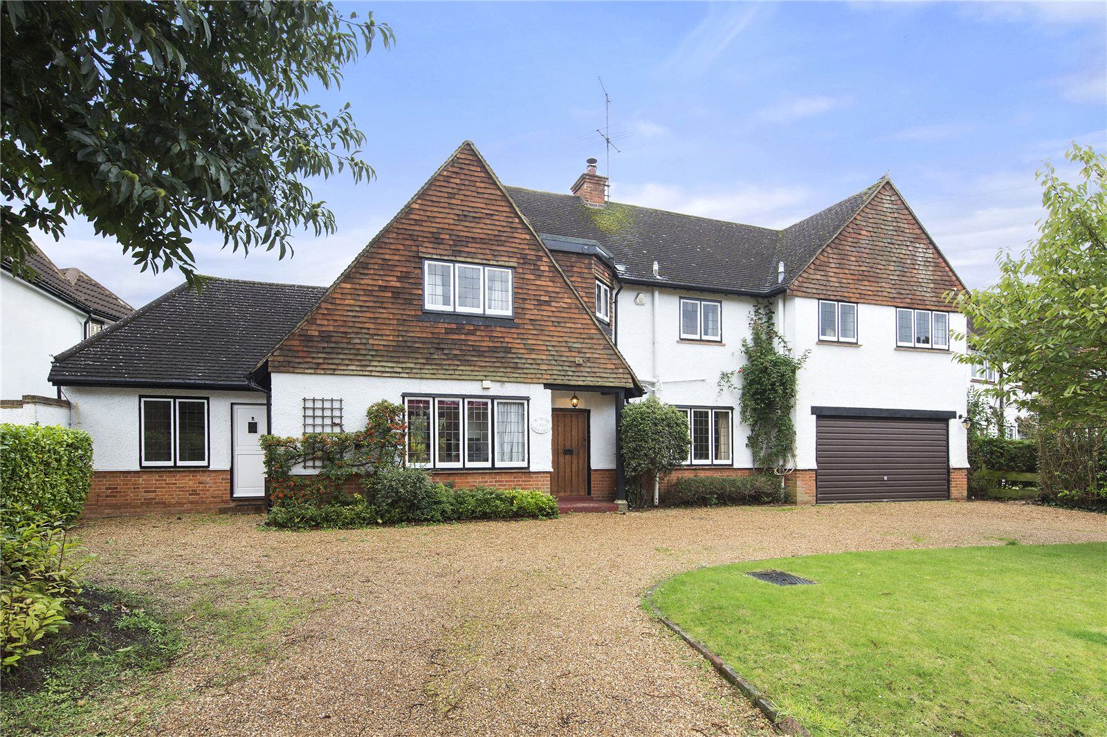 Oatlands Close Weybridge Surrey KT13  