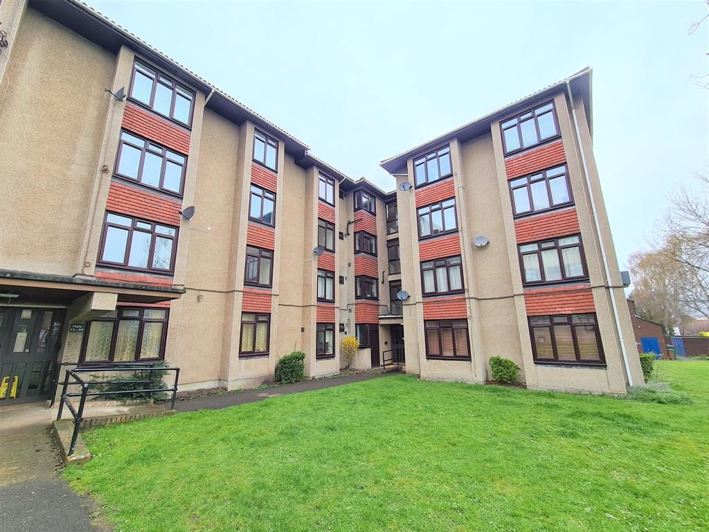 2 bed flat for sale in Friars Court, Harcourt Road, Wallington SM6 Zoopla