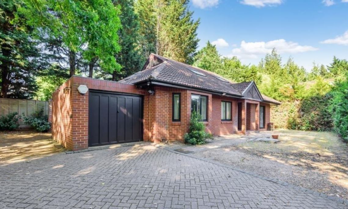 4 bed bungalow to rent in Potter Street Hill, Pinner HA5 Zoopla