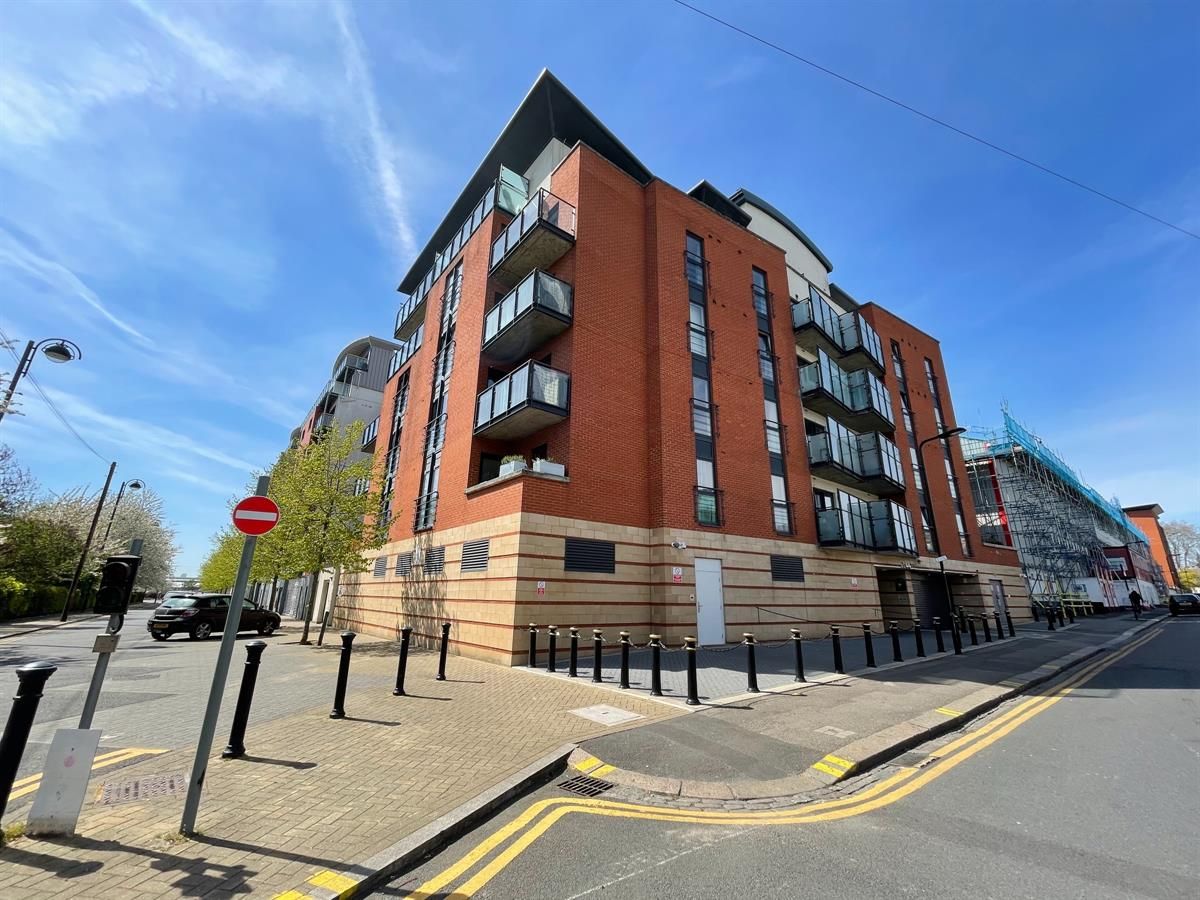 Flat, Bloomfield Court, Brisbane Road, London E10  