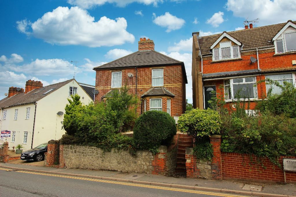 2 bed semidetached house to rent in Sevenoaks Road, Borough Green TN15