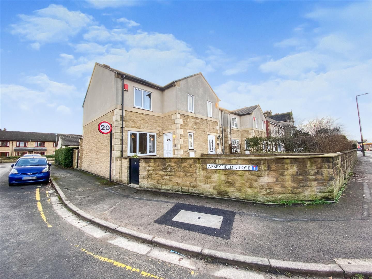 3 bed semidetached house to rent in Abbeyfield Close, Scotforth