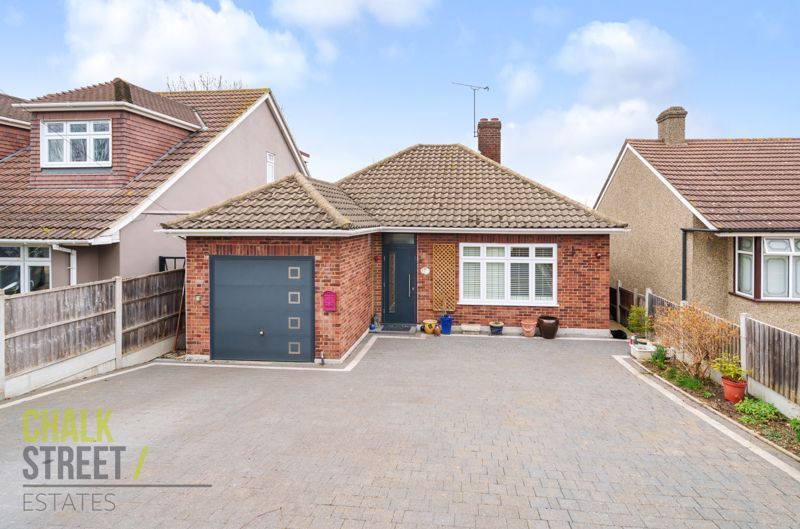 2 bed detached bungalow for sale in Hubbards Chase, Hornchurch RM11