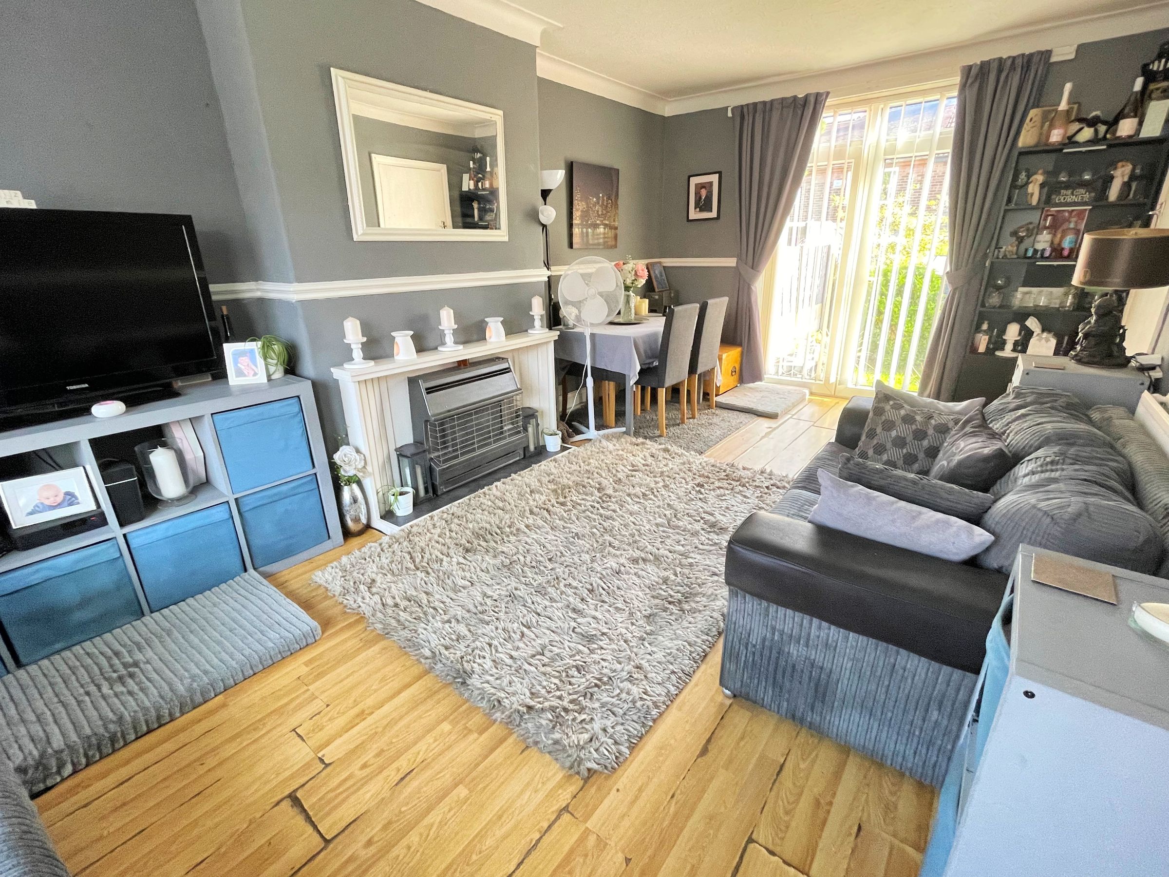 3 bed semidetached house for sale in Vernon Road, Droylsden
