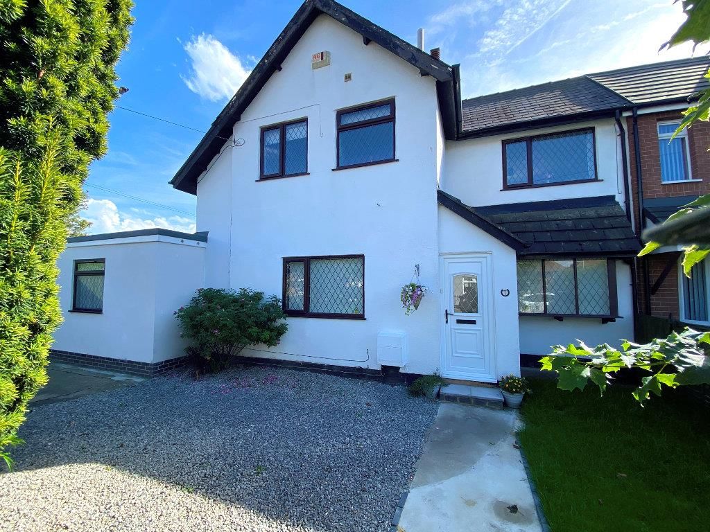 4 bed semidetached house for sale in Southwood Avenue, Cottingham HU16