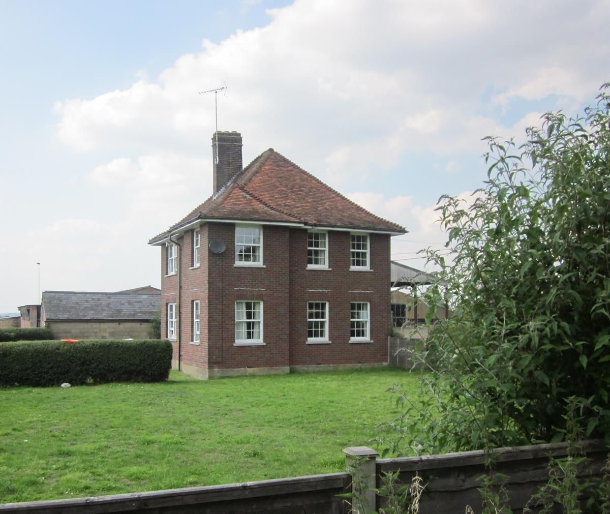 3 bed detached house to rent in Lower Icknield Way, Kimble HP17 Zoopla