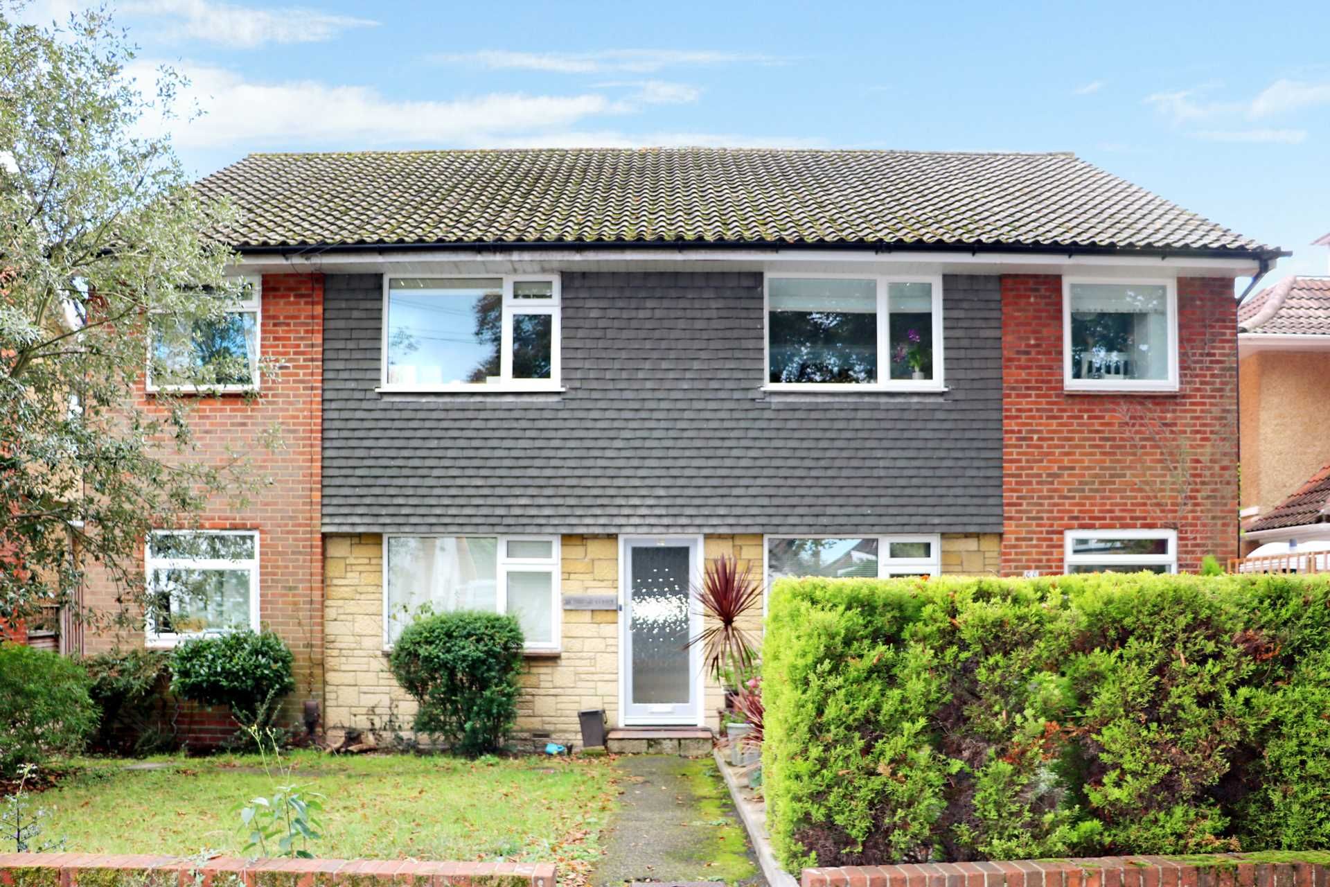 Richmond Park Avenue, Queens Park, Bournemouth BH8  