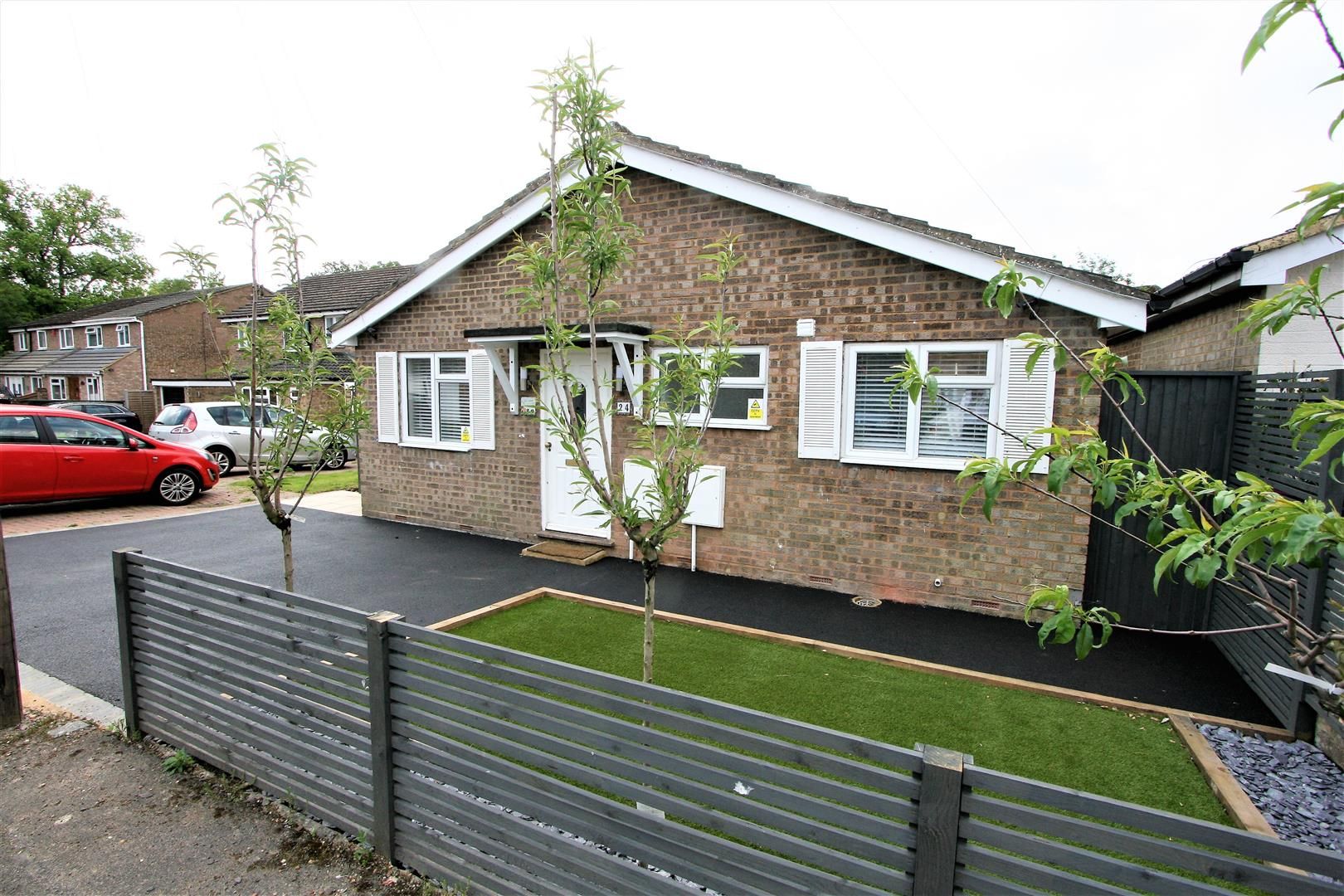 3 bed bungalow for sale in Larch Avenue, Bricket Wood, St. Albans AL2