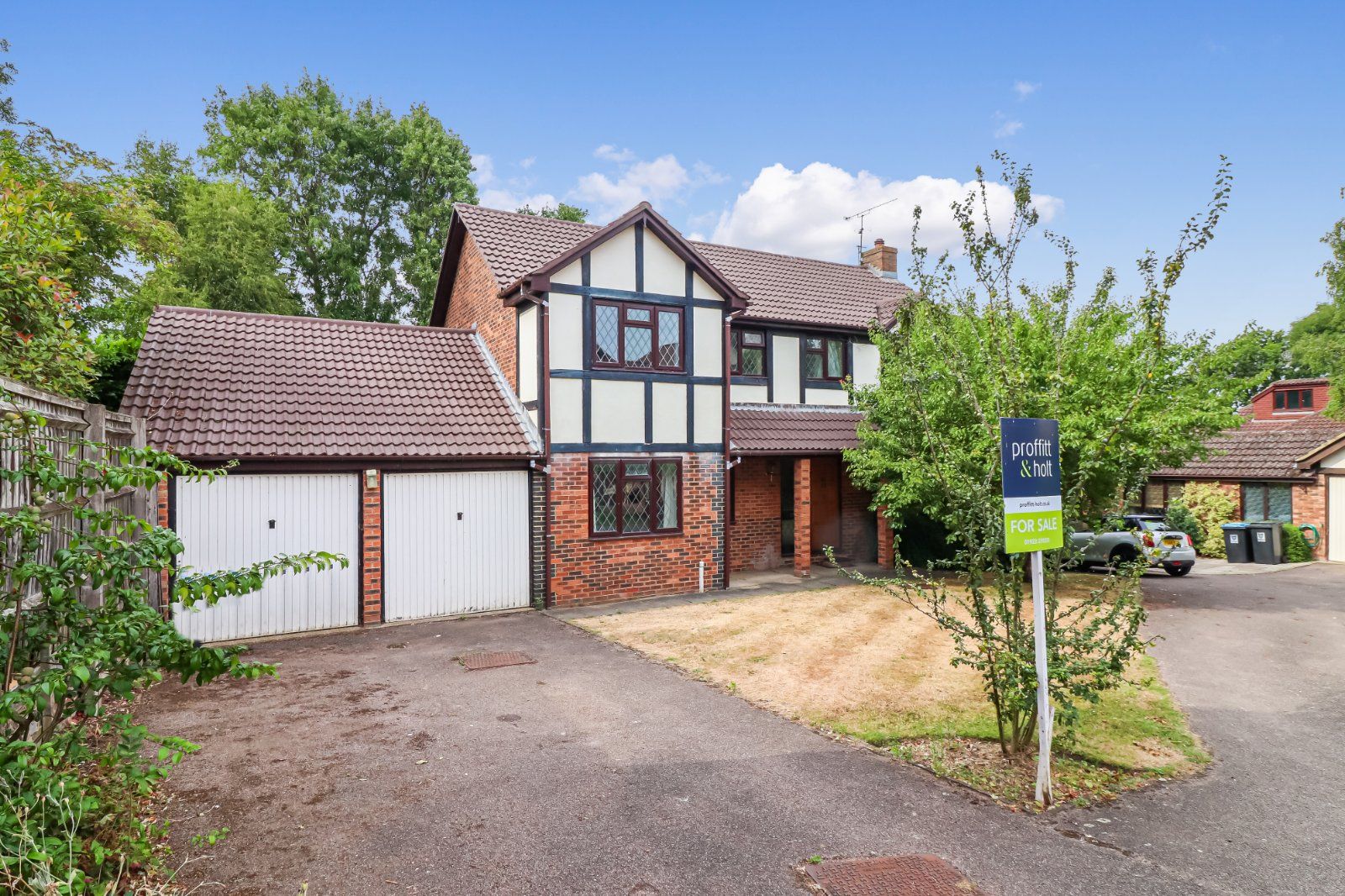 4 bed detached house for sale in Highfields, Love Lane, Kings Langley