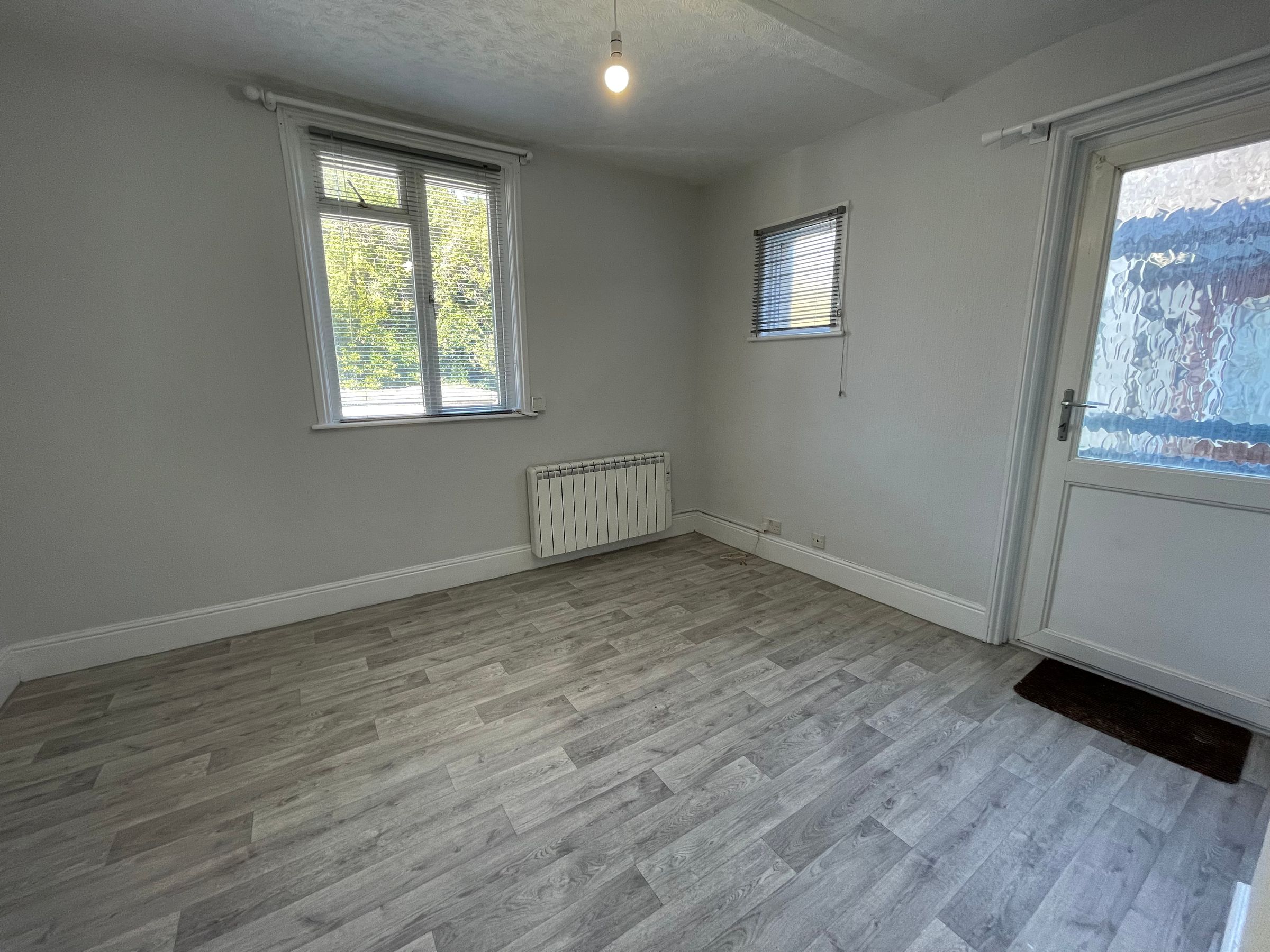 2 bed flat to rent in Courtland Road, Paignton TQ3 Zoopla