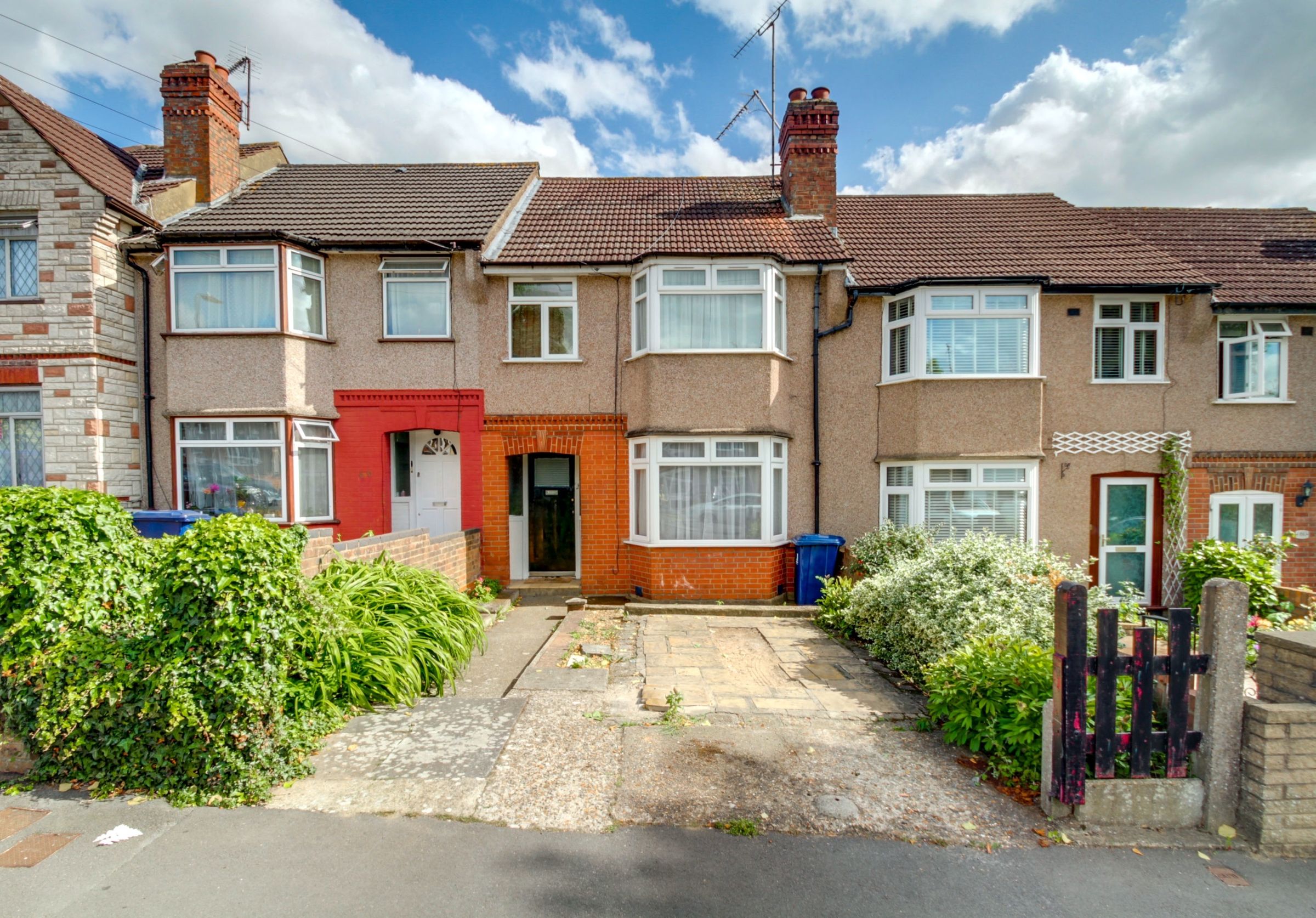 3 bed terraced house for sale in Robin Hood Way, Greenford UB6 Zoopla