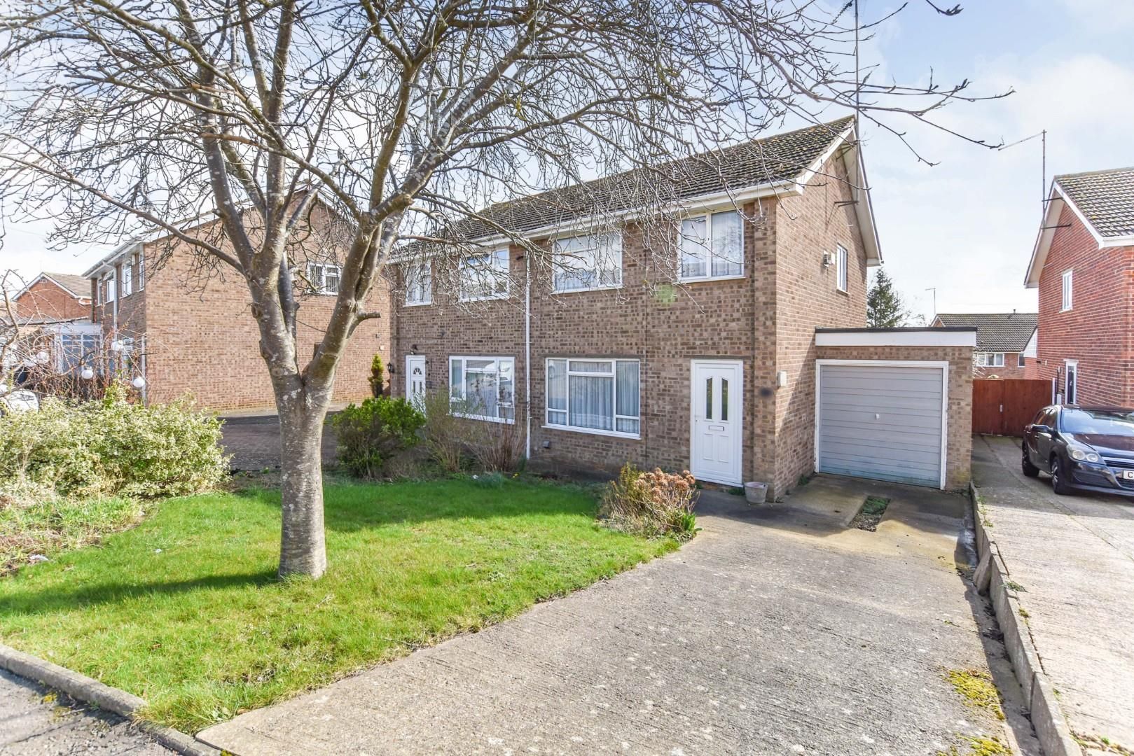 3 bed semidetached house for sale in Thruxton Drive, Parklands