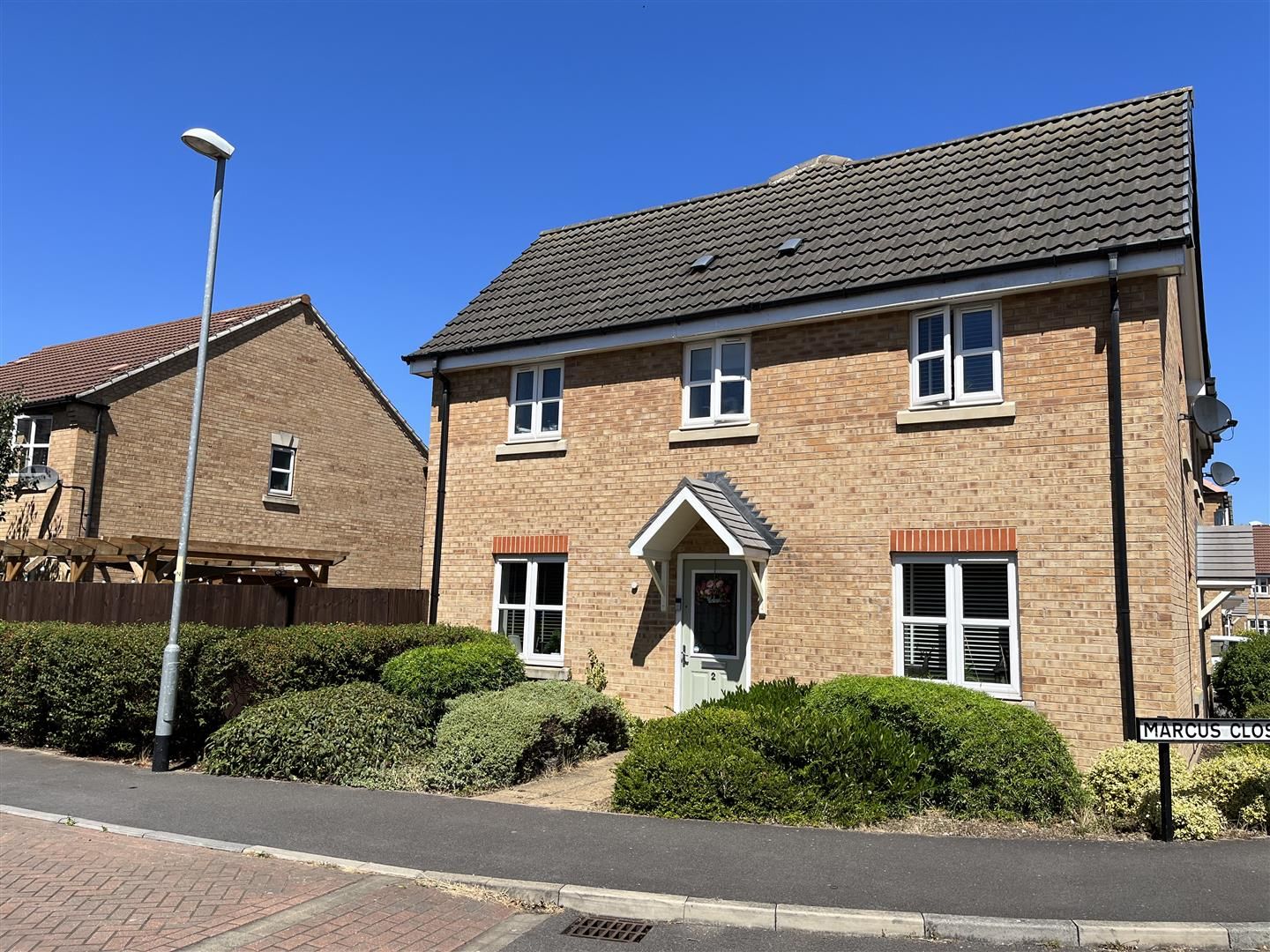 3 bed semidetached house for sale in Marcus Close, North Hykeham