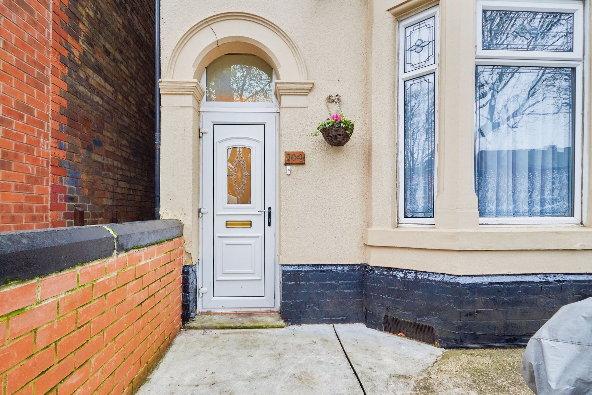 4 bed end terrace house for sale in Gregory Boulevard, Nottingham NG7