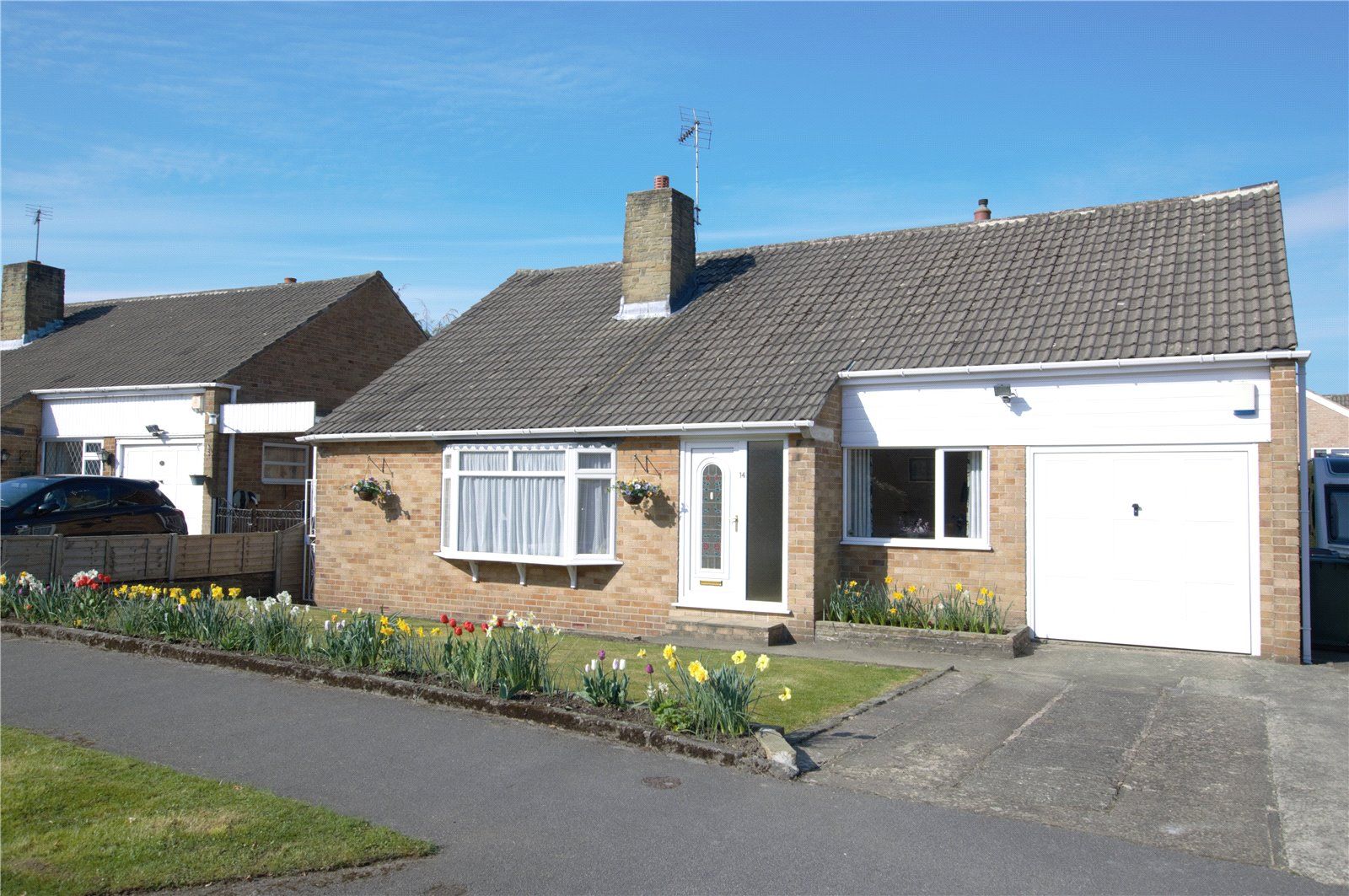 3 bed bungalow for sale in High Ash Crescent, Leeds, West Yorkshire