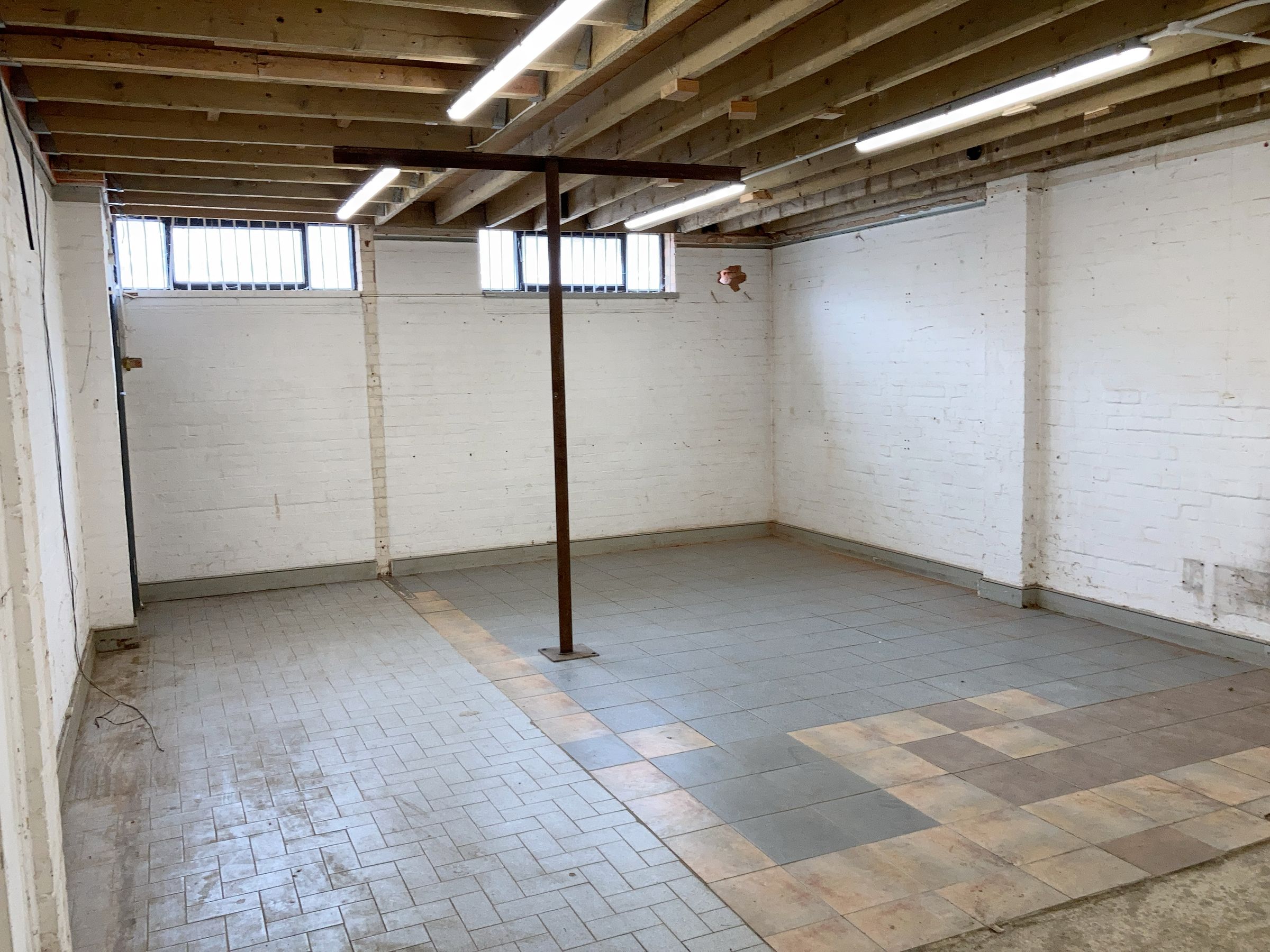 Industrial to let in Unit 17 Grenville Studios, Grenville Road