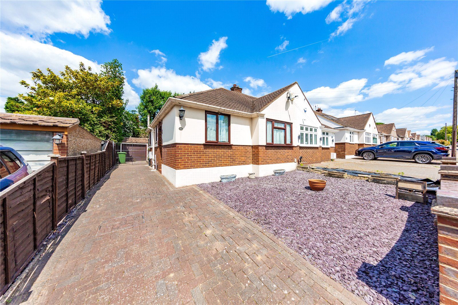 2 bed bungalow for sale in Rossall Close, Hornchurch RM11 Zoopla