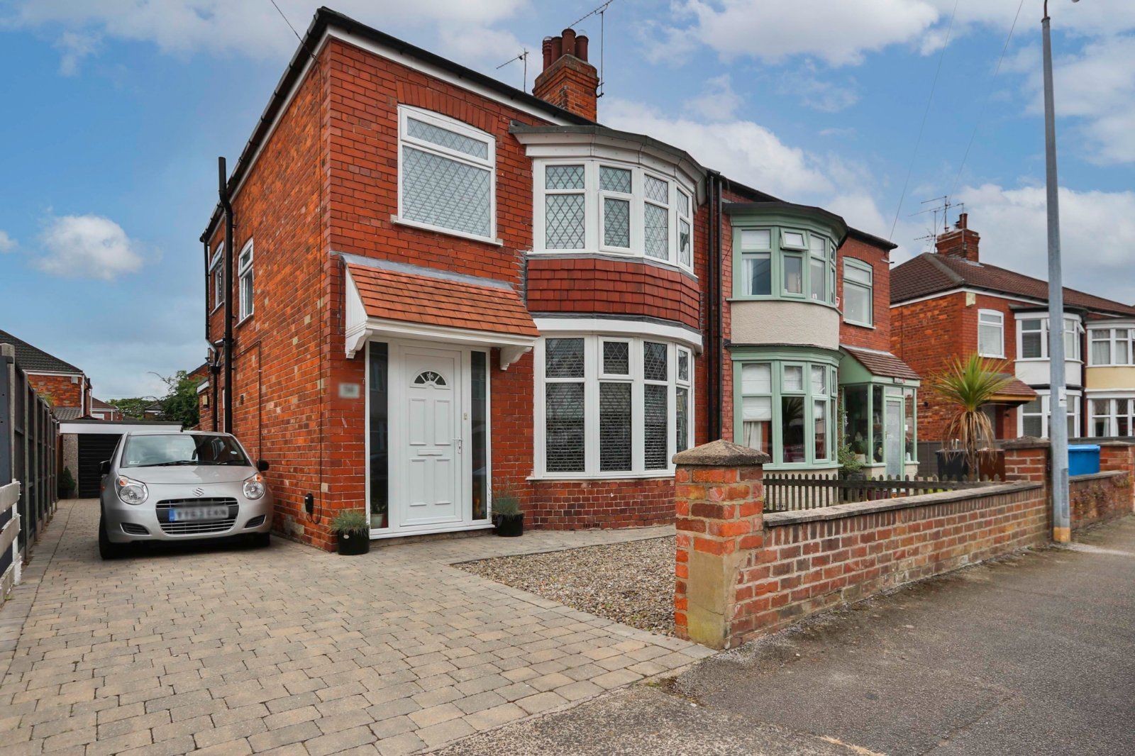 3 bed semidetached house for sale in Strathmore Avenue, Hull, East