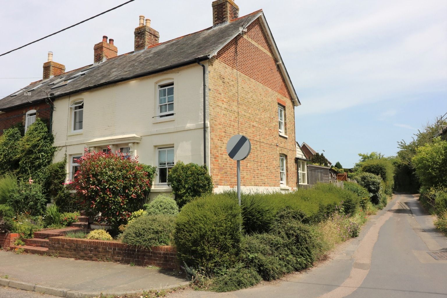 2 bed end terrace house for sale in Brewers Place, New Street, Ash