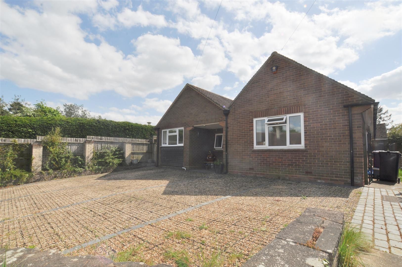 5 bed detached bungalow for sale in Waterdell Lane, St. Ippolyts