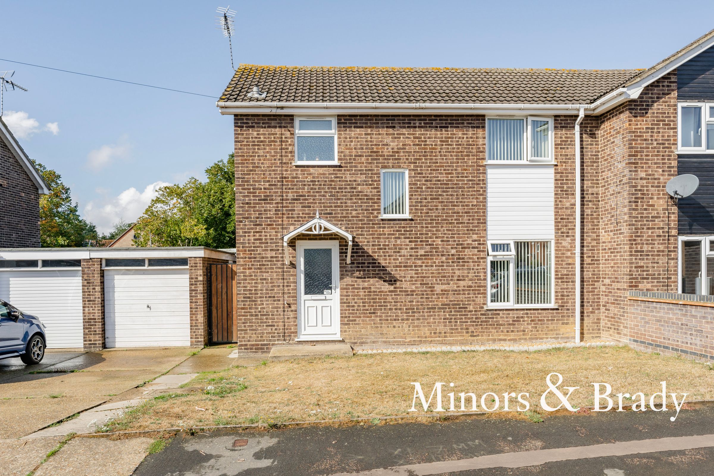 3 bed semidetached house for sale in Grampian Way, Oulton, Lowestoft