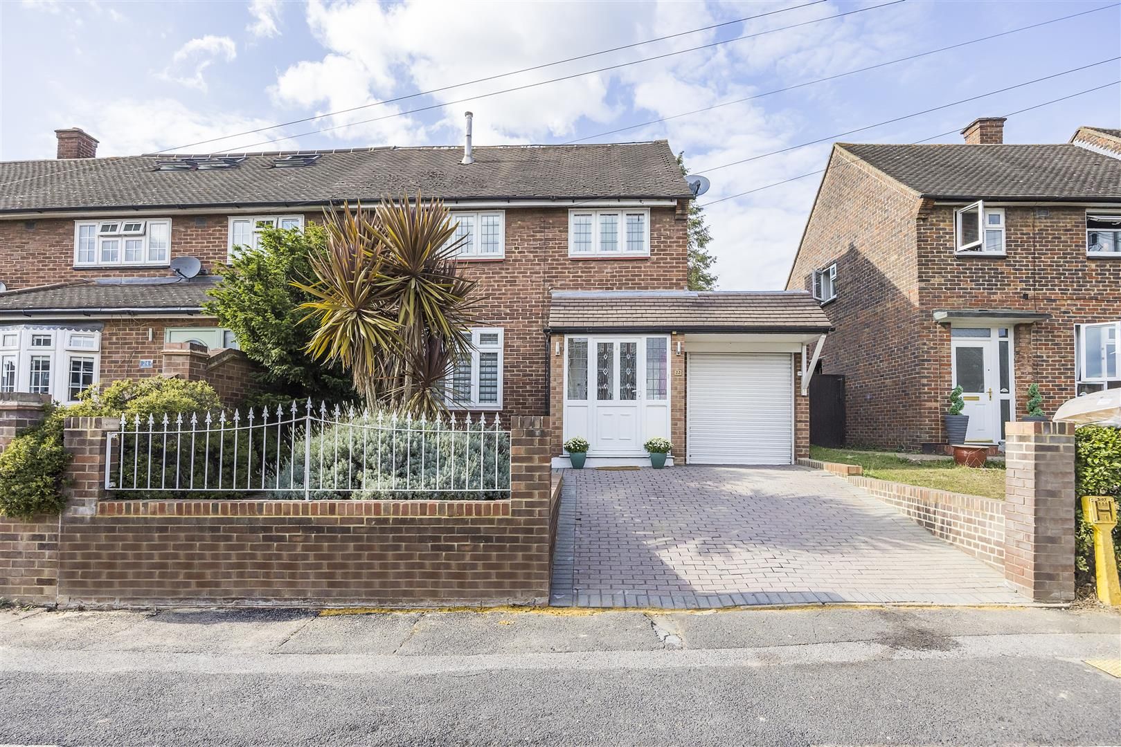 3 bed property for sale in Honeycroft, Loughton IG10 Zoopla