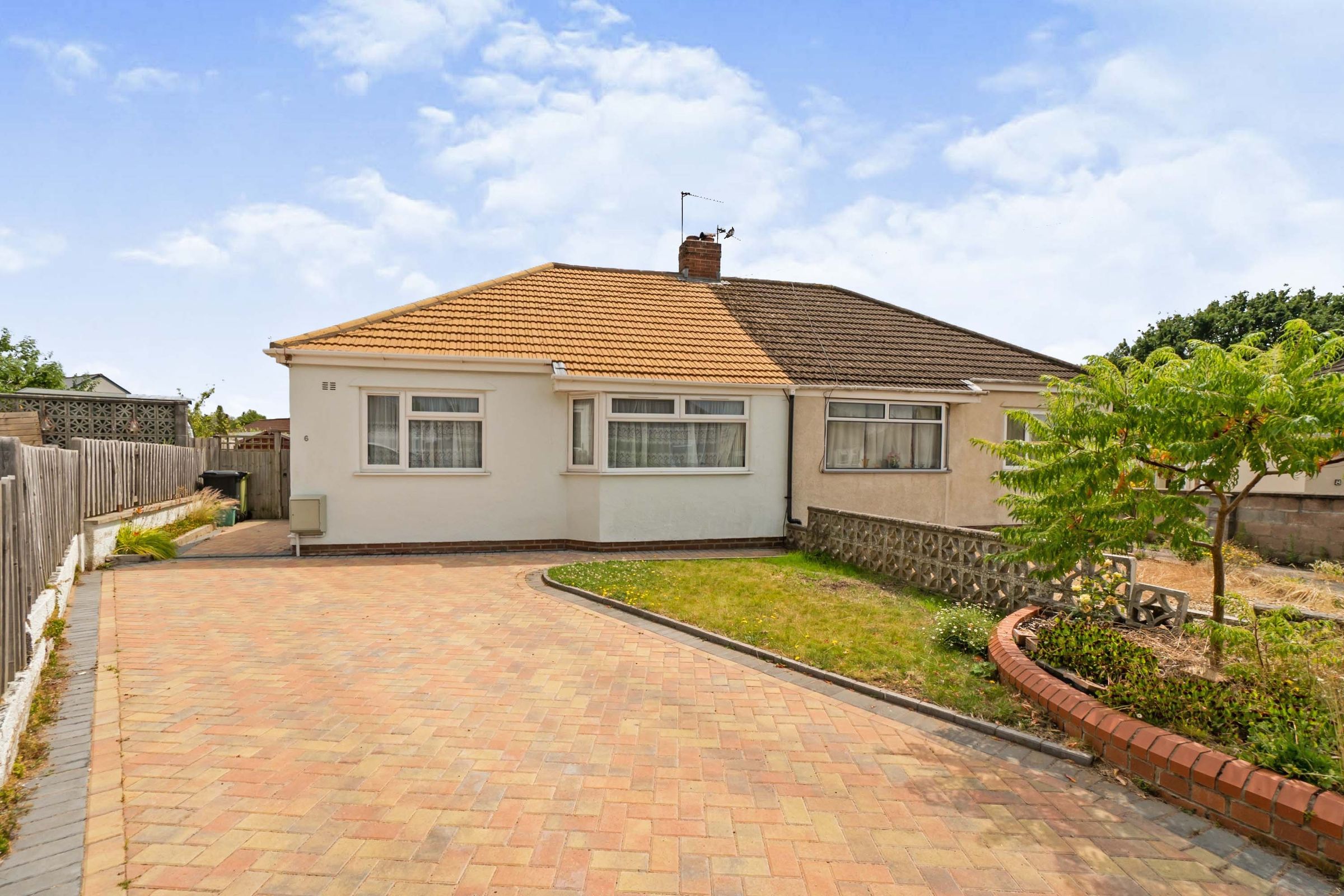 2 bed bungalow for sale in Beachgrove Gardens, Bristol BS16 Zoopla