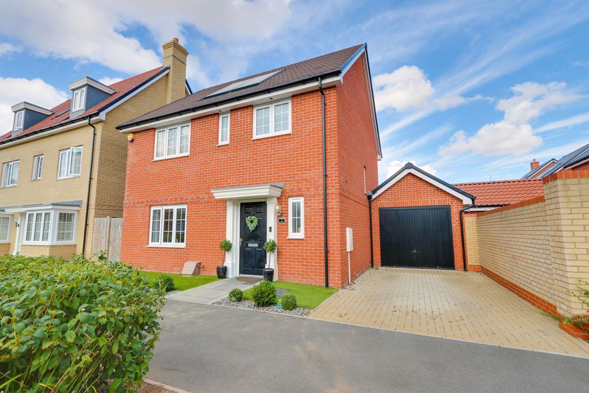 3 bed detached house for sale in Charles Crescent, Rochford SS4 Zoopla