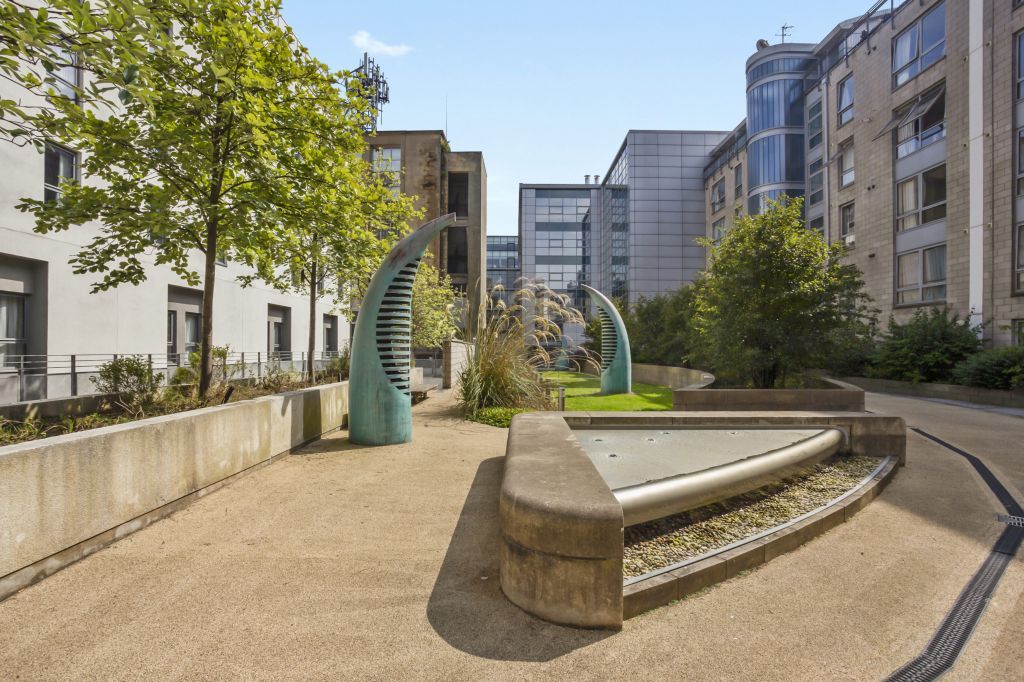 43/7 Gardner's Crescent, Fountainbridge, Edinburgh EH3  