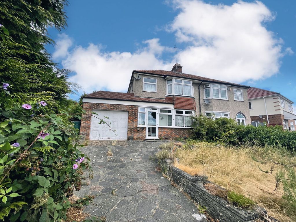 3 bed semidetached house for sale in Inglewood Road, Bexleyheath DA7