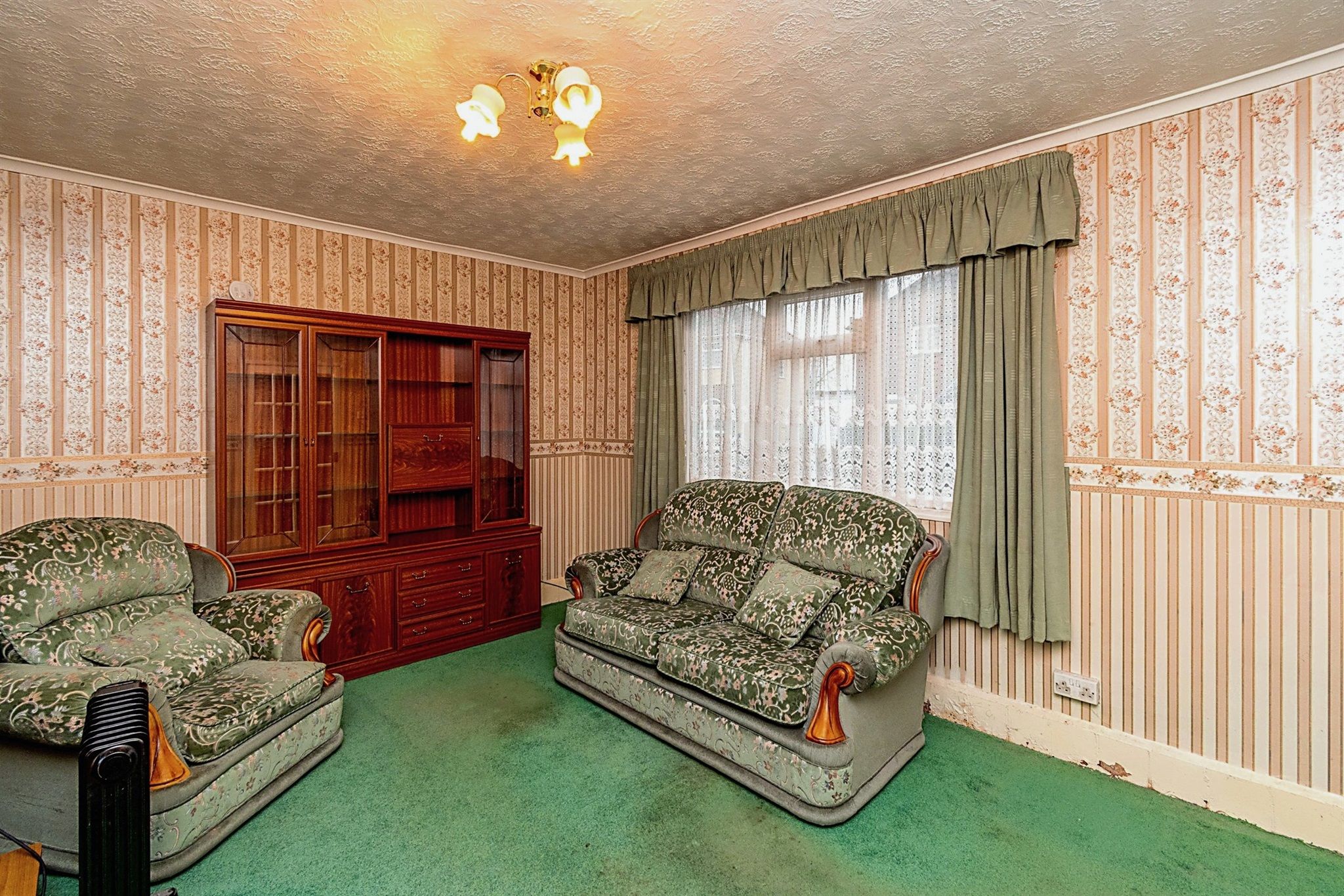 3 bed semidetached house for sale in Victory Avenue, Darlaston