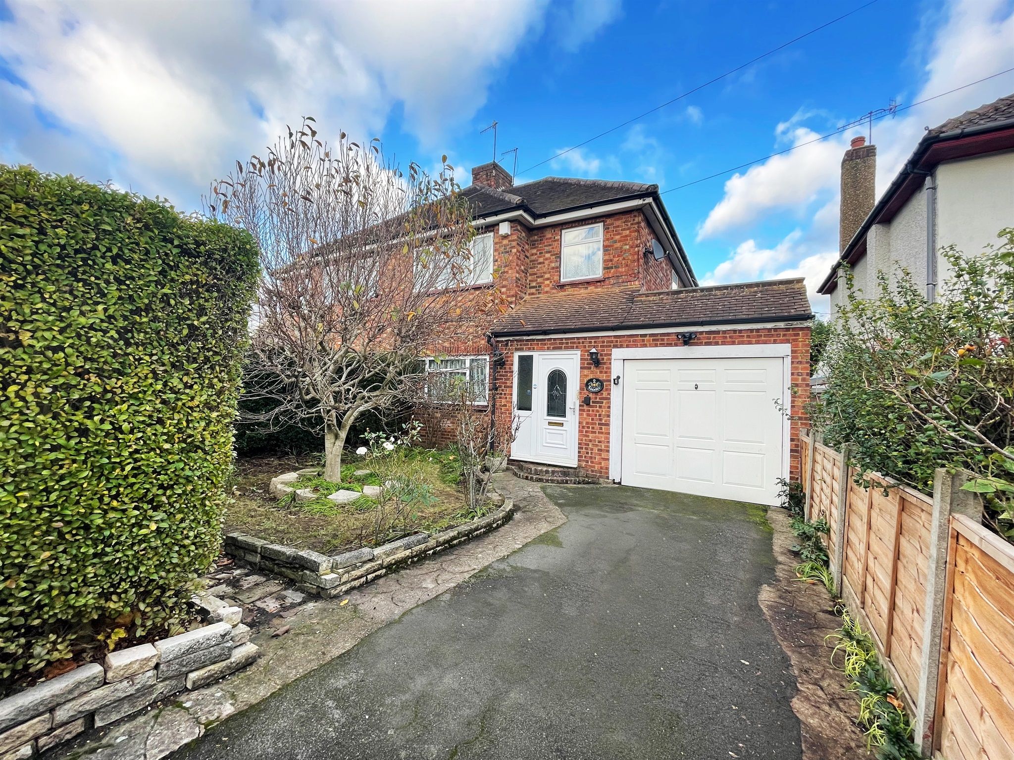3 bed semidetached house for sale in Leander Gardens, Watford WD25