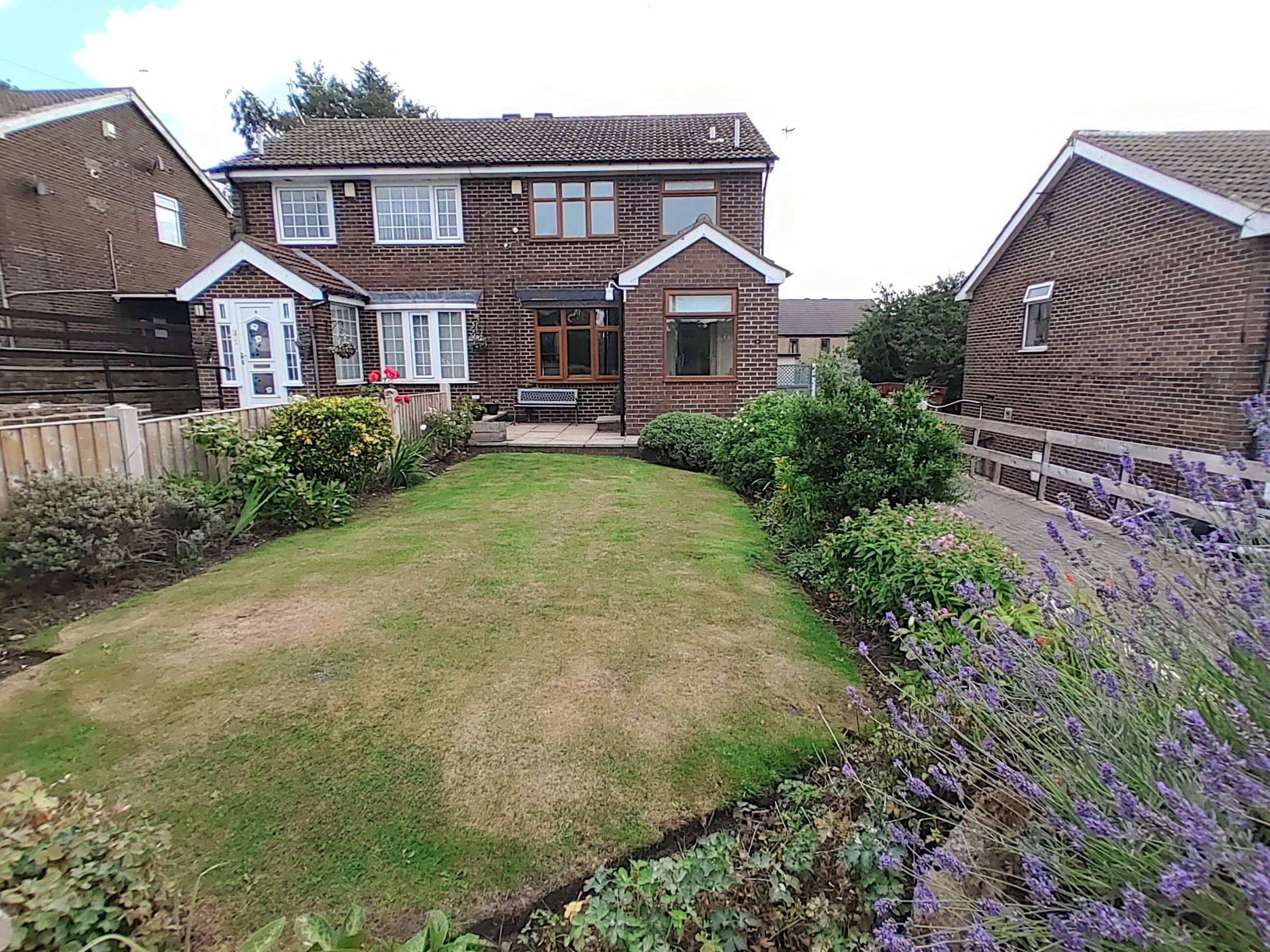 3 bed semidetached house for sale in Sandmoor Close, Thornton