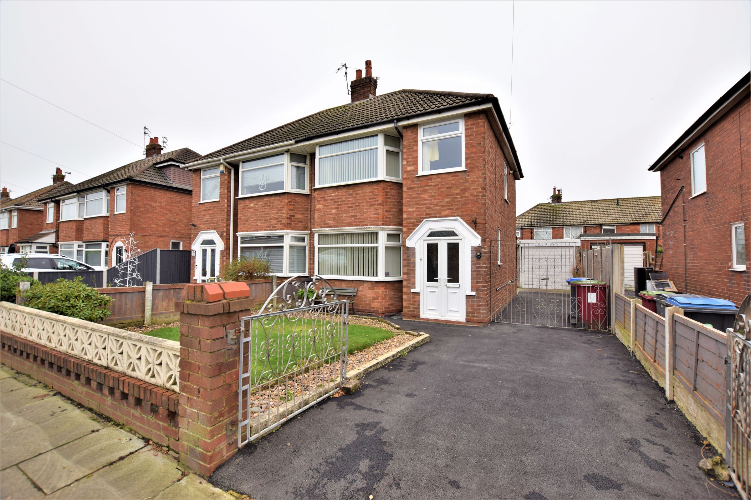 3 bed semidetached house to rent in Rossington Avenue, Bispham