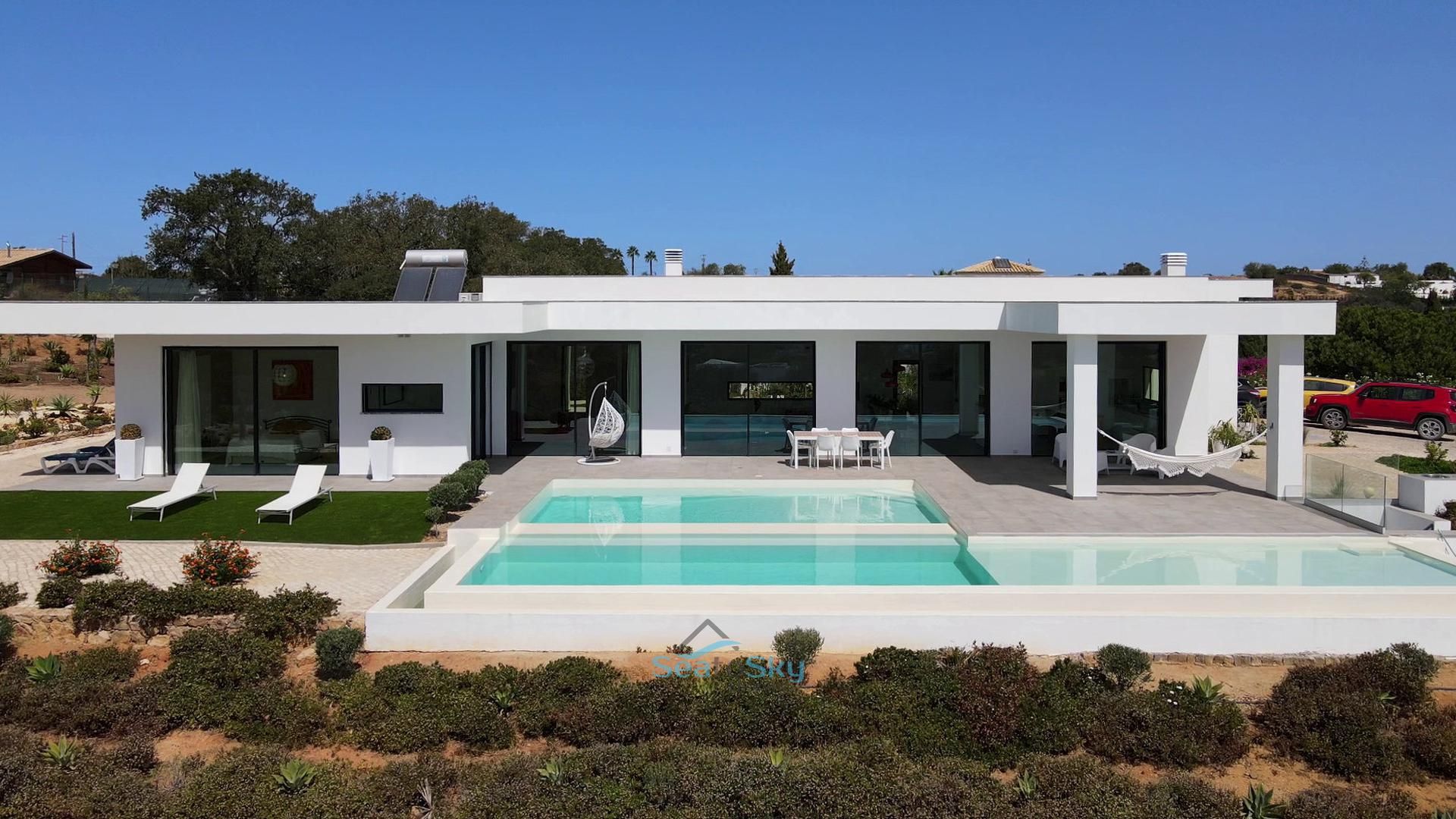 4 bed villa for sale in Porches, Algarve, Portugal Zoopla