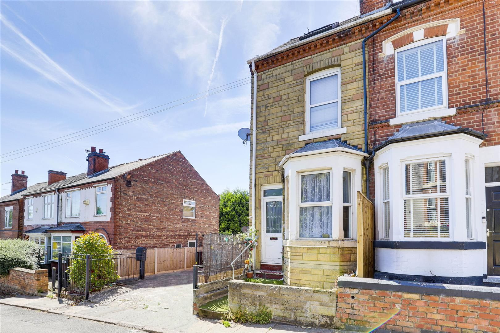 3 bed town house for sale in Thorneywood Rise, Thorneywood