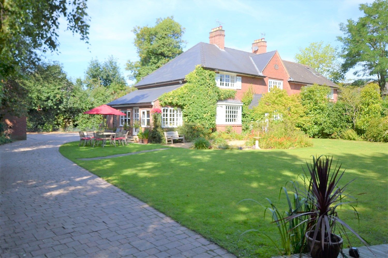 4 bed semidetached house for sale in London Road, Holmes Chapel, Crewe