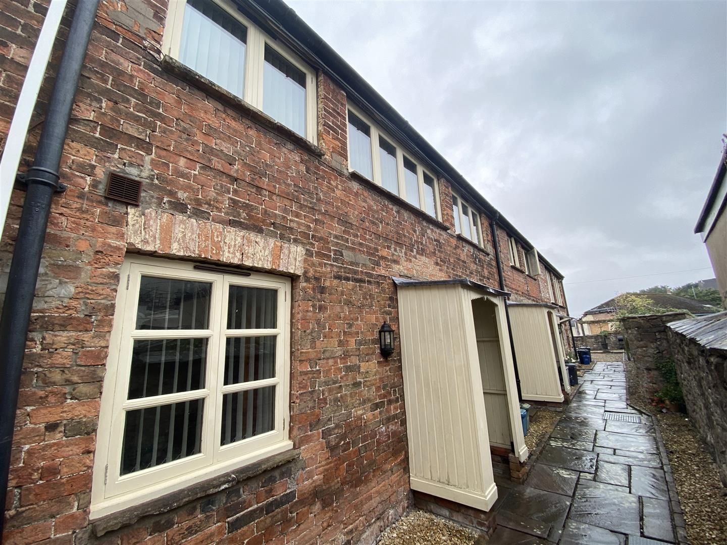 2 bed terraced house to rent in Watkins Mews, High Street, Chepstow