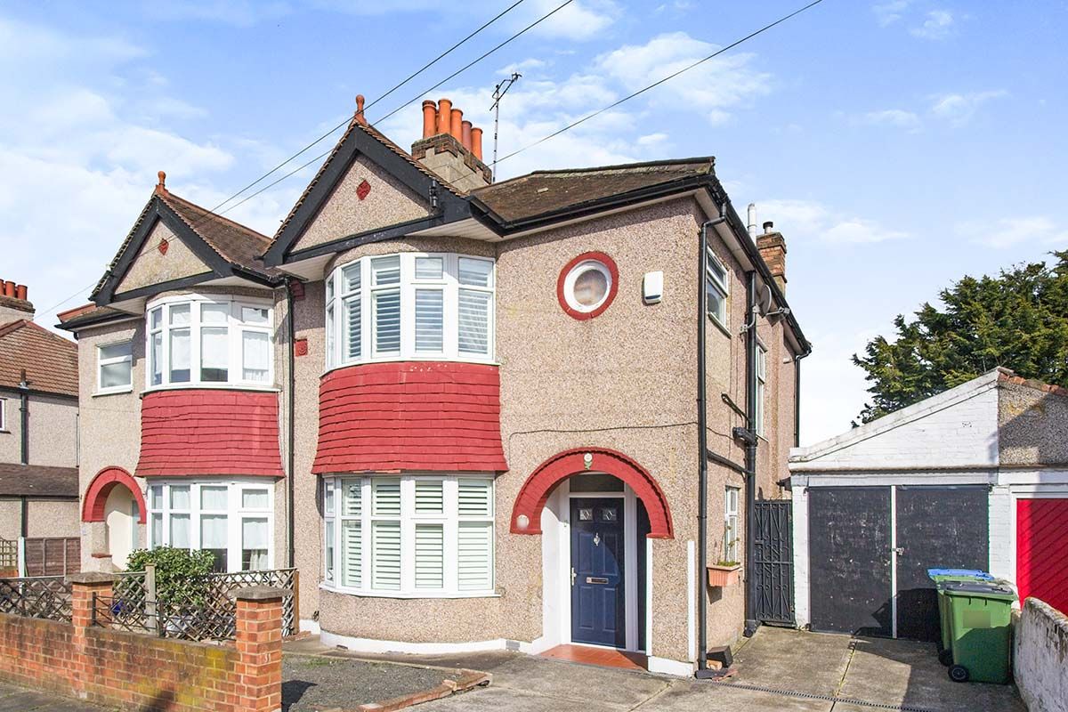 3 bed semidetached house for sale in Swingate Lane, London SE18 Zoopla