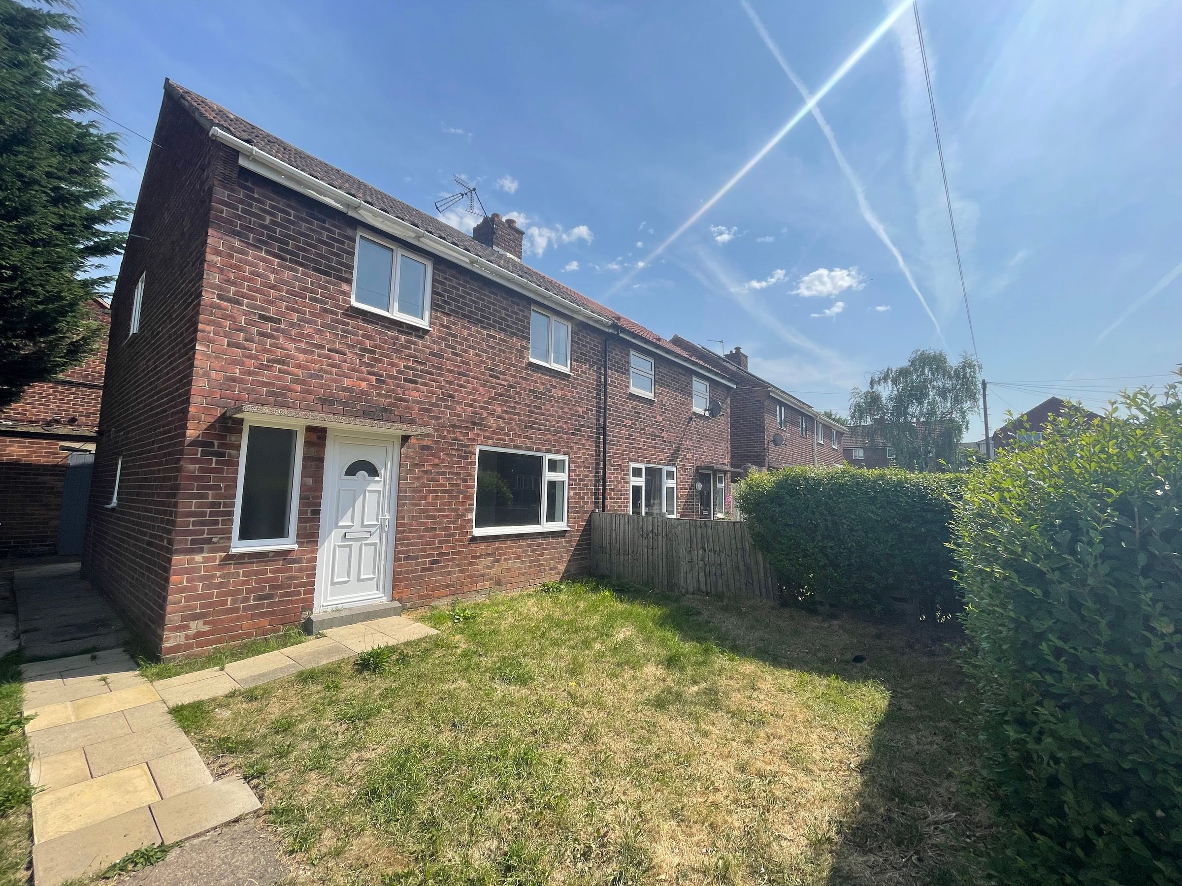 3 bed semidetached house to rent in Bellscroft Avenue, Thrybergh
