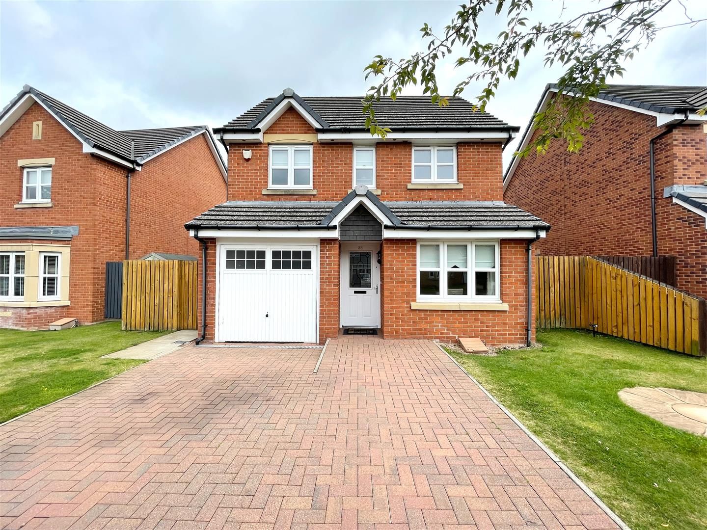 3 bed detached house for sale in Lochranza Crescent, Airdrie ML6 Zoopla