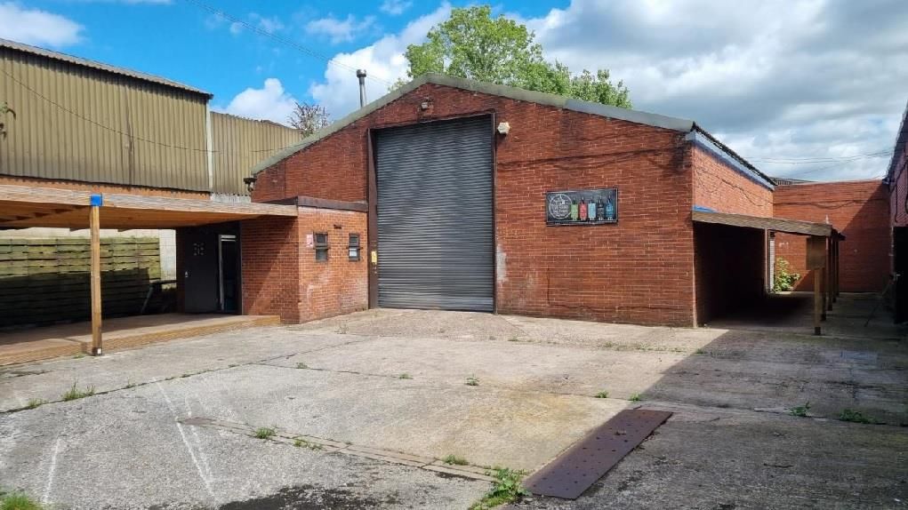 Light industrial to let in Units 12 & 13, Daneside Business Park