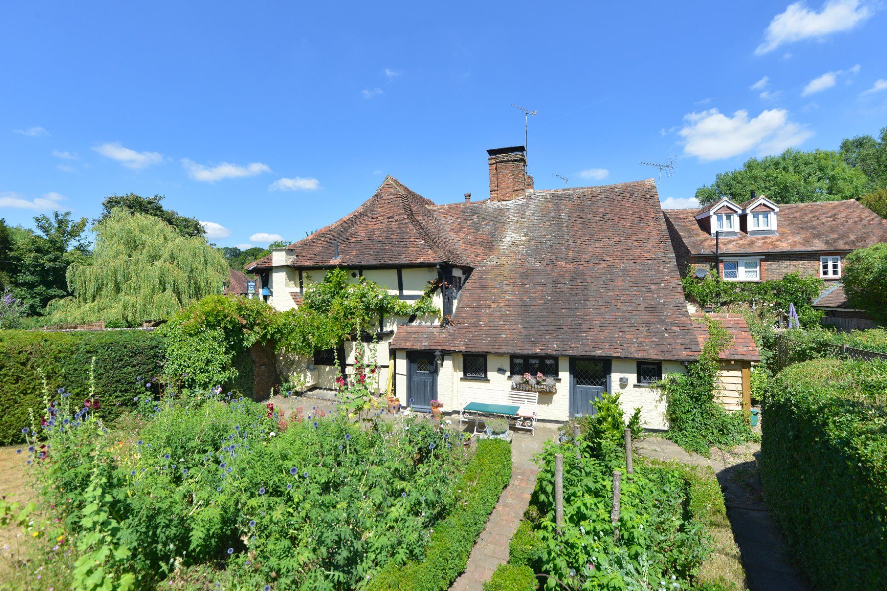 4 bed cottage for sale in Chiddingfold, Godalming, Surrey GU8 Zoopla