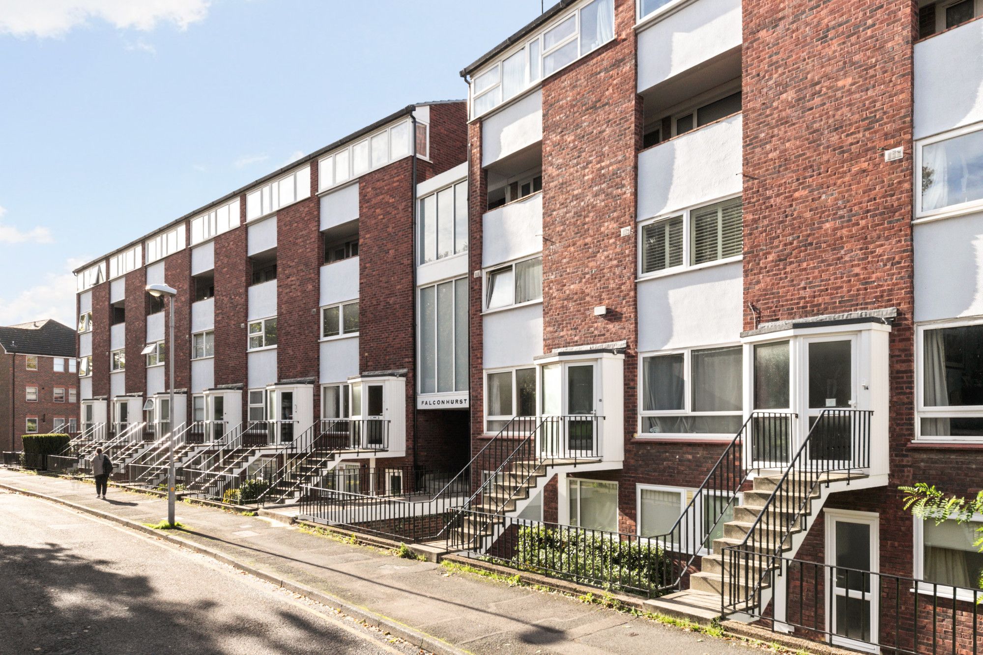 2 bed flat to rent in Falconhurst, The Crescent, Surbiton KT6 Zoopla