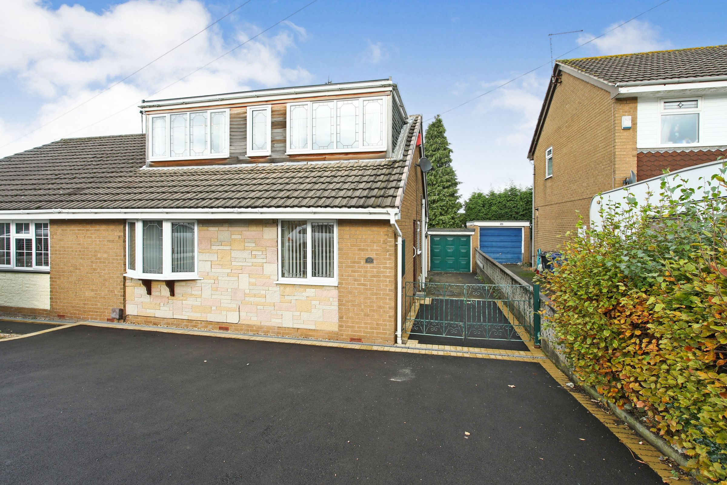 3 bed bungalow for sale in Hayfield Road, Silverdale, Newcastle ST5