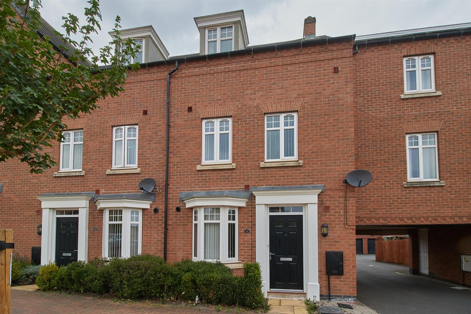 4 bed town house for sale in Olympic Way, Hinckley LE10 Zoopla