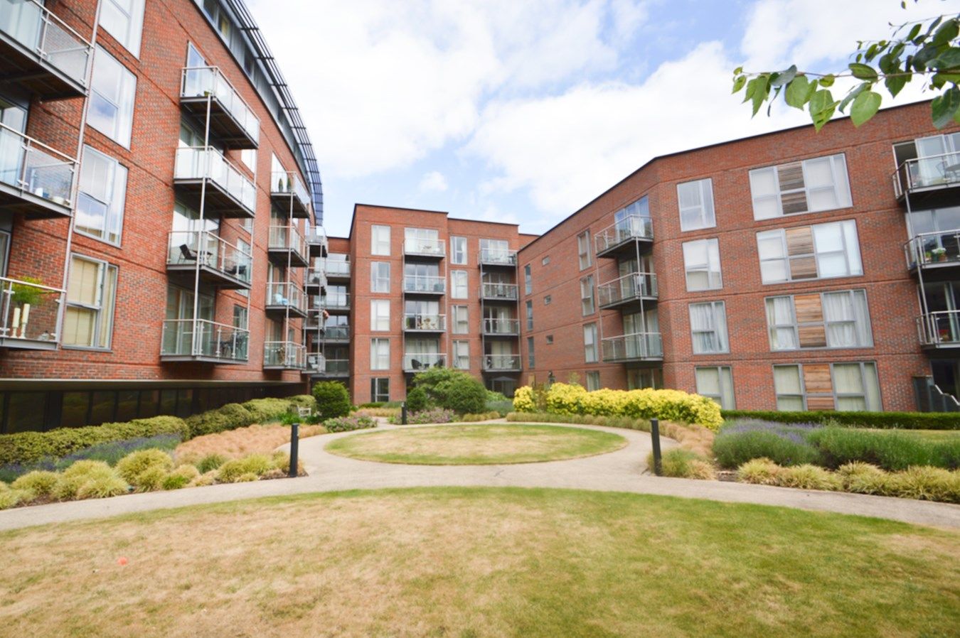2 bed flat for sale in The Heart, WaltonOnThames KT12 Zoopla