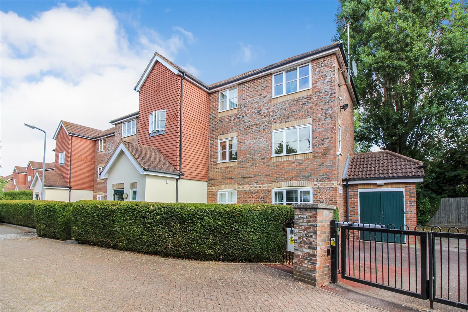 1 bed flat for sale in Whitehead Way, Aylesbury HP21 Zoopla